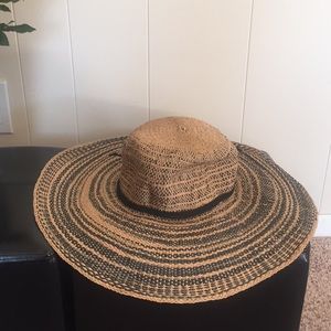 Saks Fifth Avenue Floppy Beach Hat